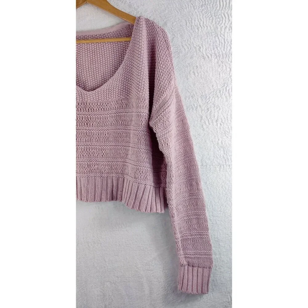 Sweater Top by Me to WE Pullover Dusty Pink V-Neck Relaxed Fit Short Waist Pullo